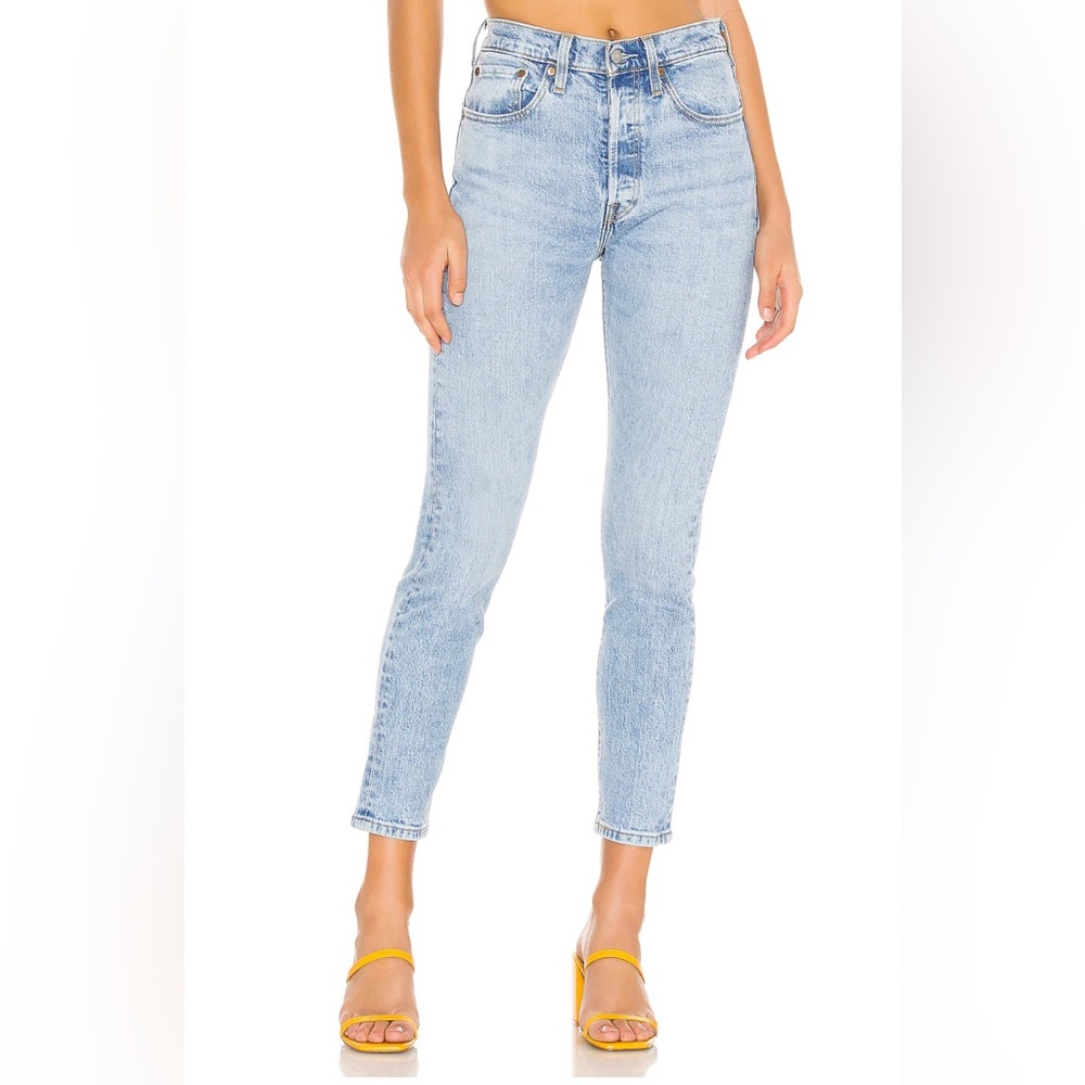 Like New Women’s Premium Levi’s 501 Button Fly Ankle Jeans Size 32